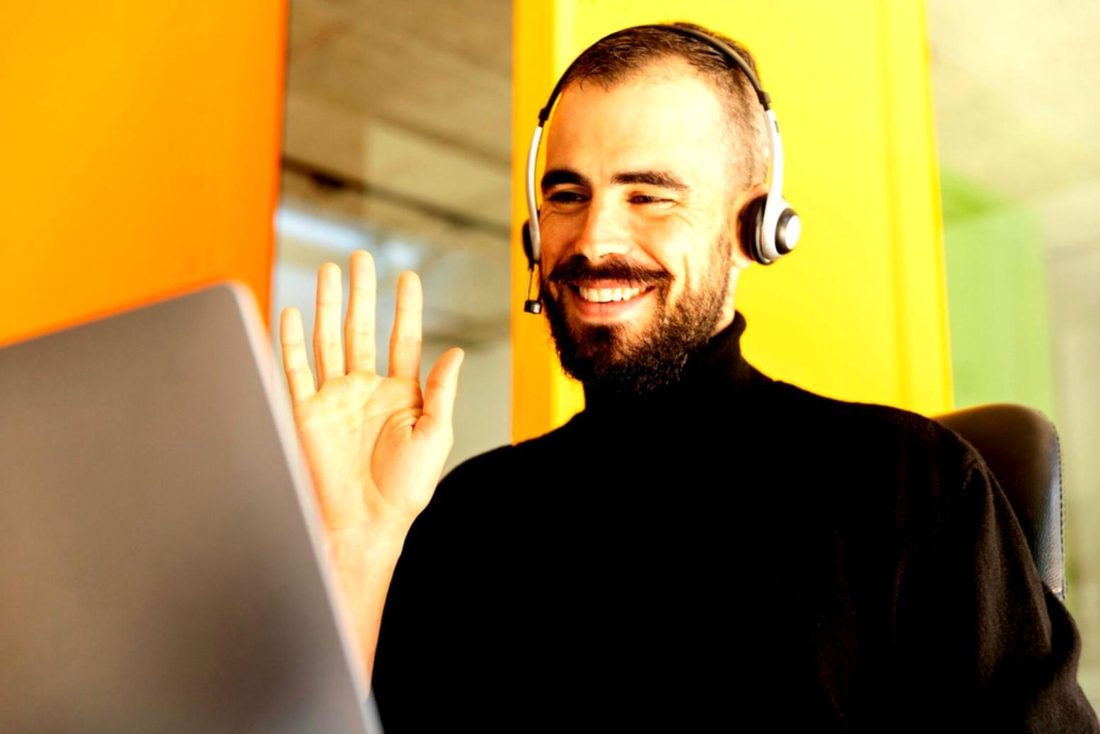 Dashboard-Ansicht der Finanzanalyse-Software mit Kennzahlen