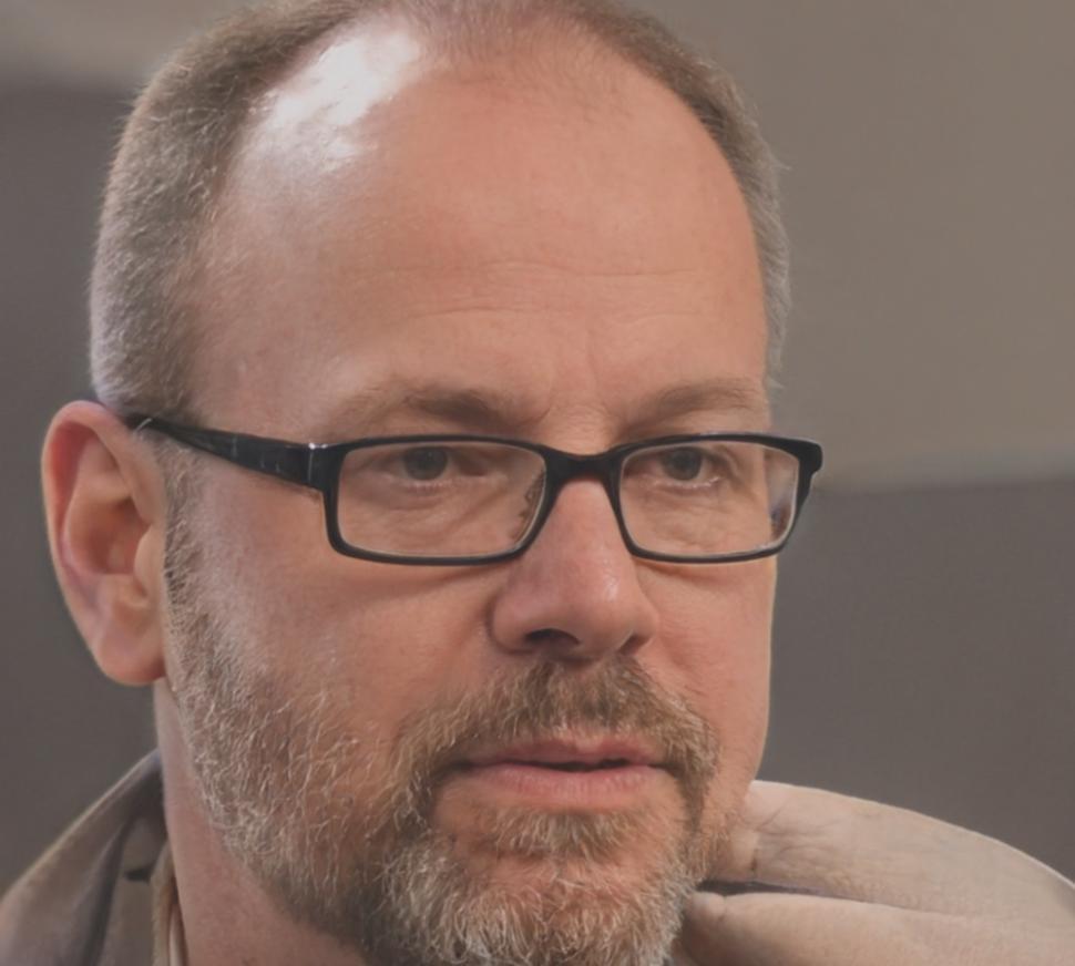 Porträt von Lennart Hohenfeld